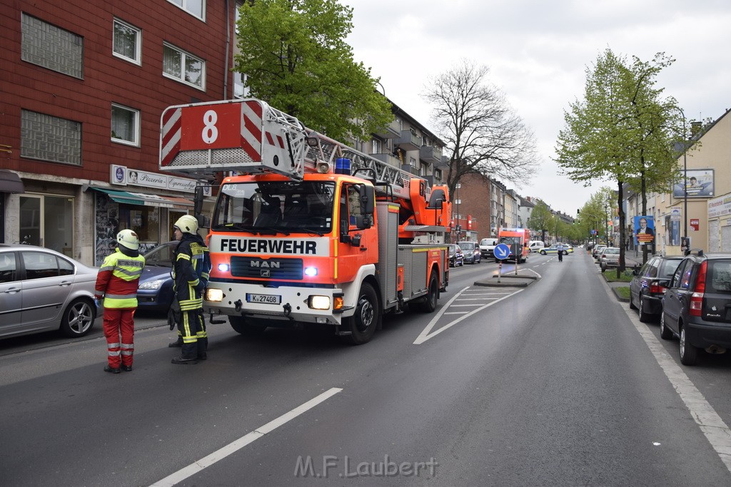 Feuer 1 Koeln Hoehenberg Olpenerstr P12.JPG - Miklos Laubert